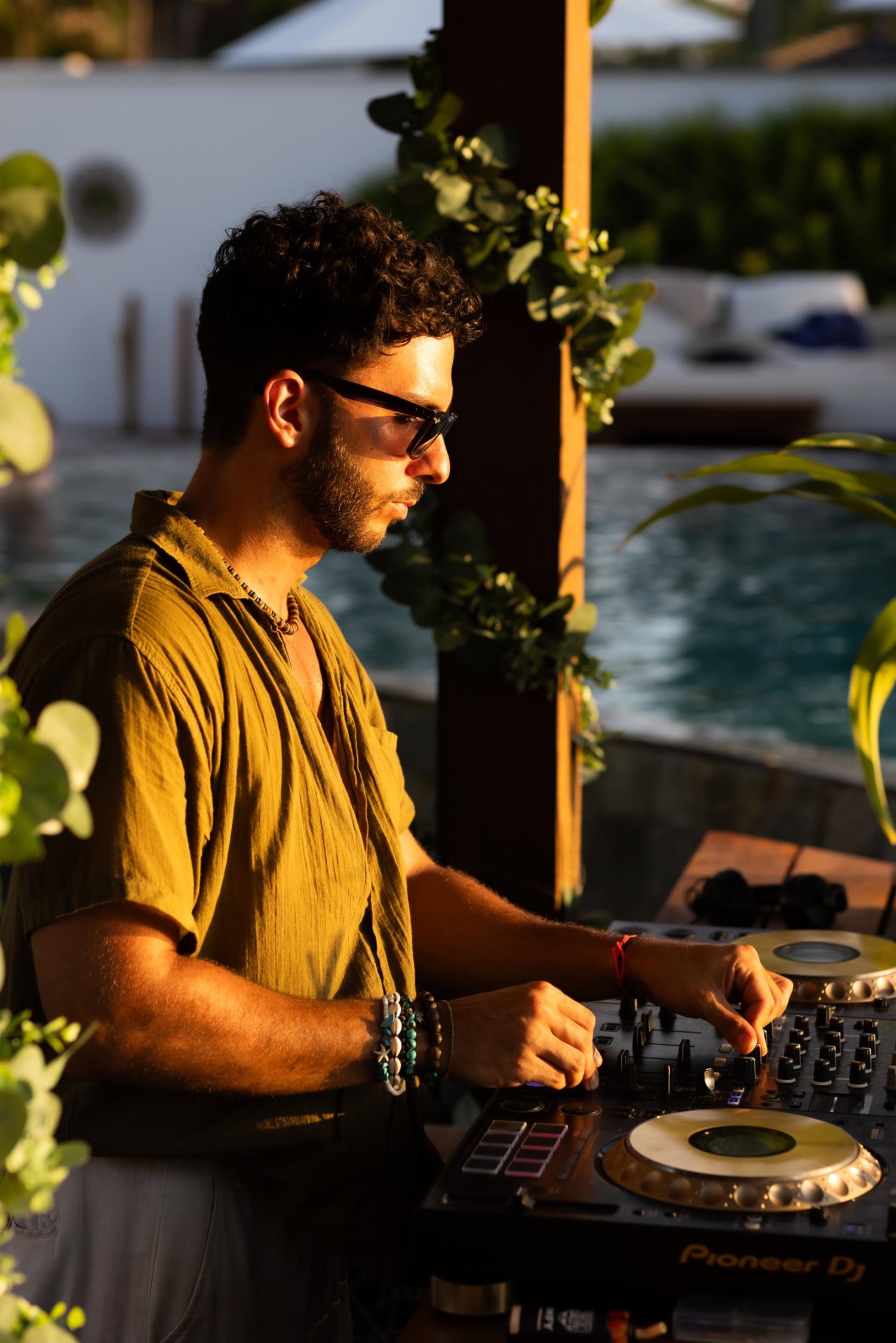 Nikki Beach Koh Samui - DJ mixing