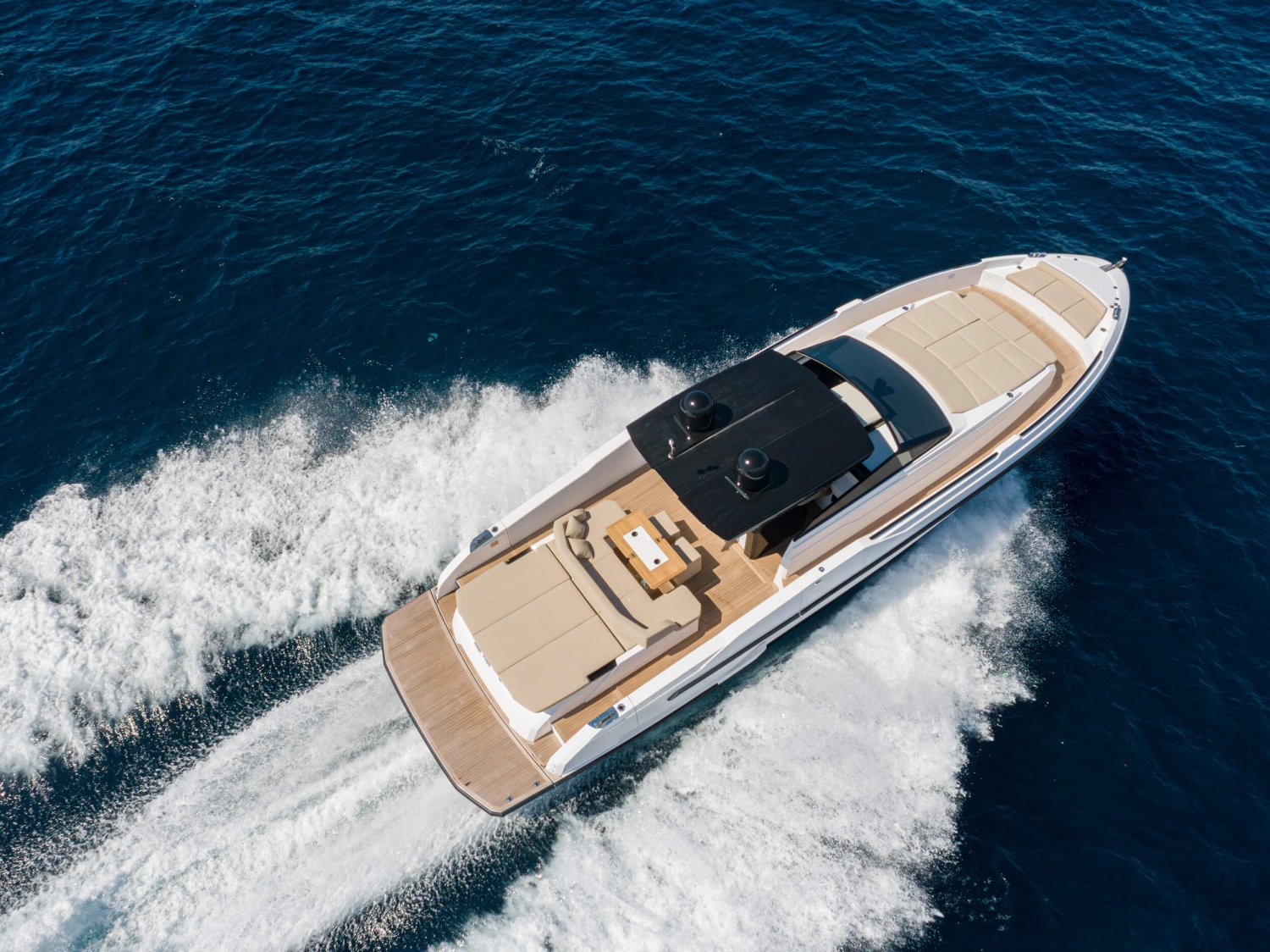 Boat transfer travelling fast on the sea