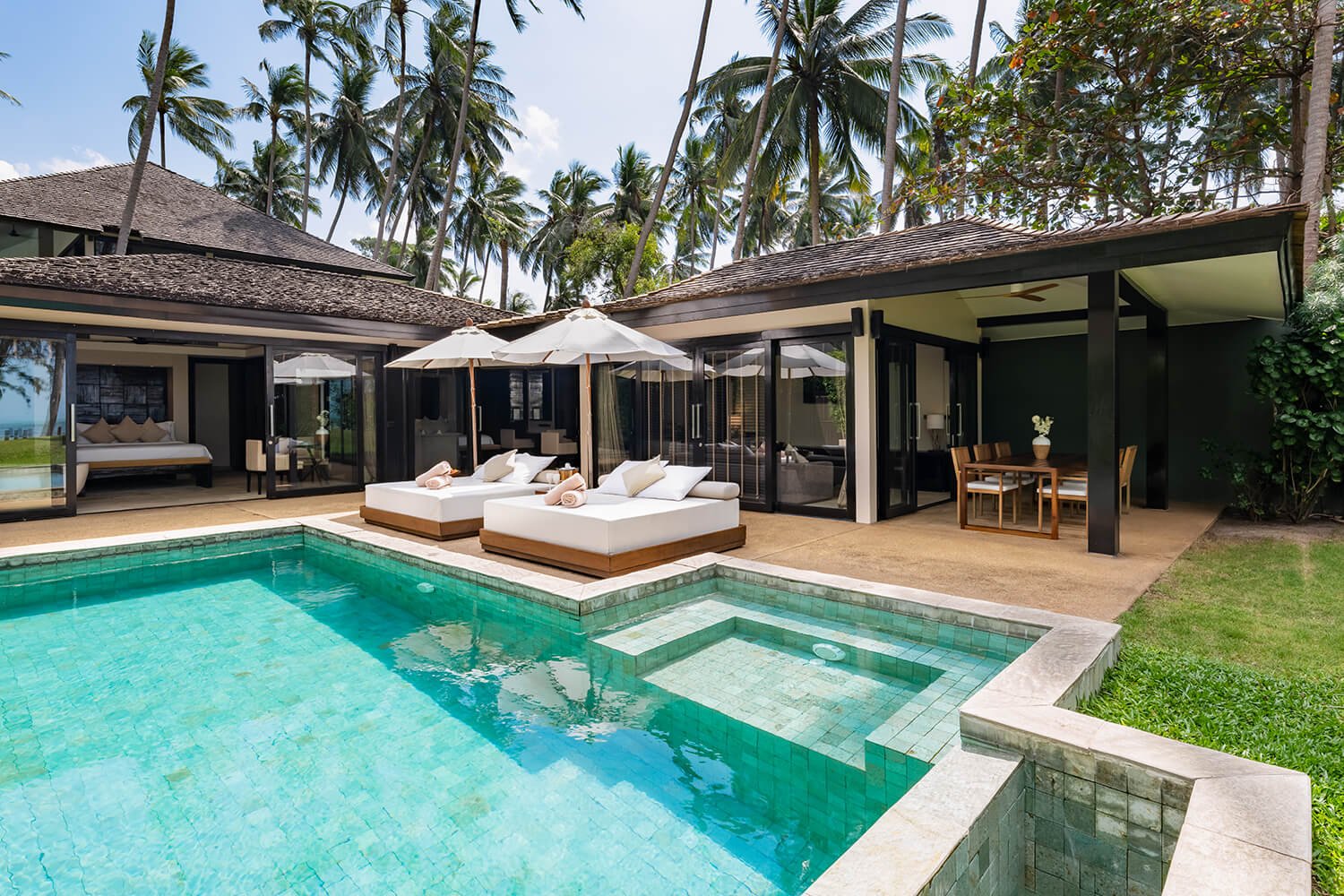 Beachfront Villa With Private Pool in Koh Samui
