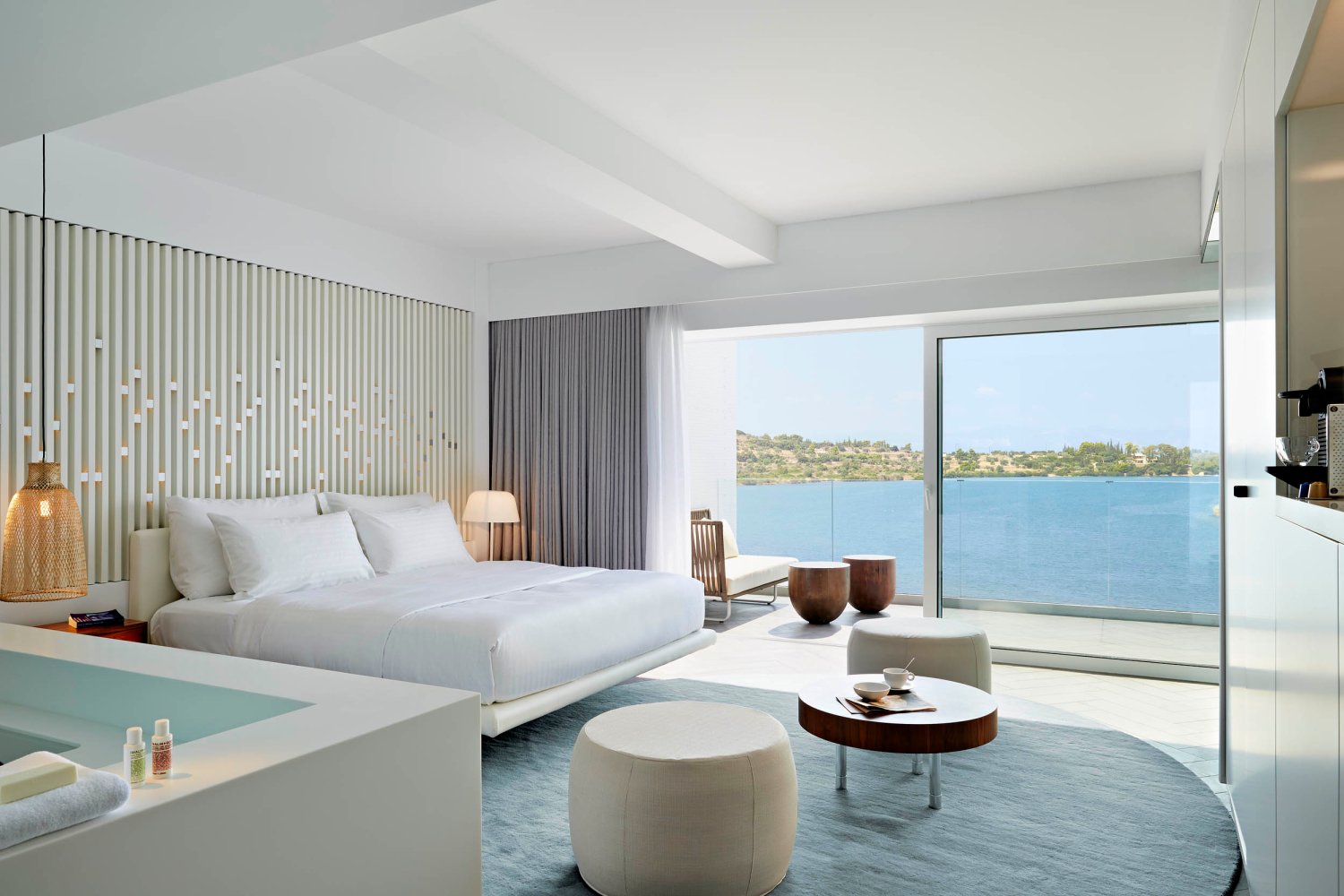 Nikki Beach Porto Heli - Bedroom with sea view