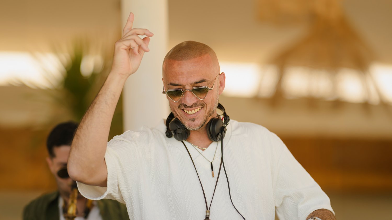 dj playing music