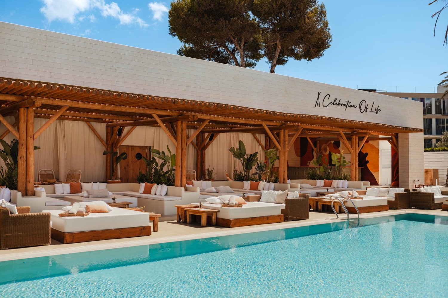 Nikki Beach Ibiza - Pool and lounge areas