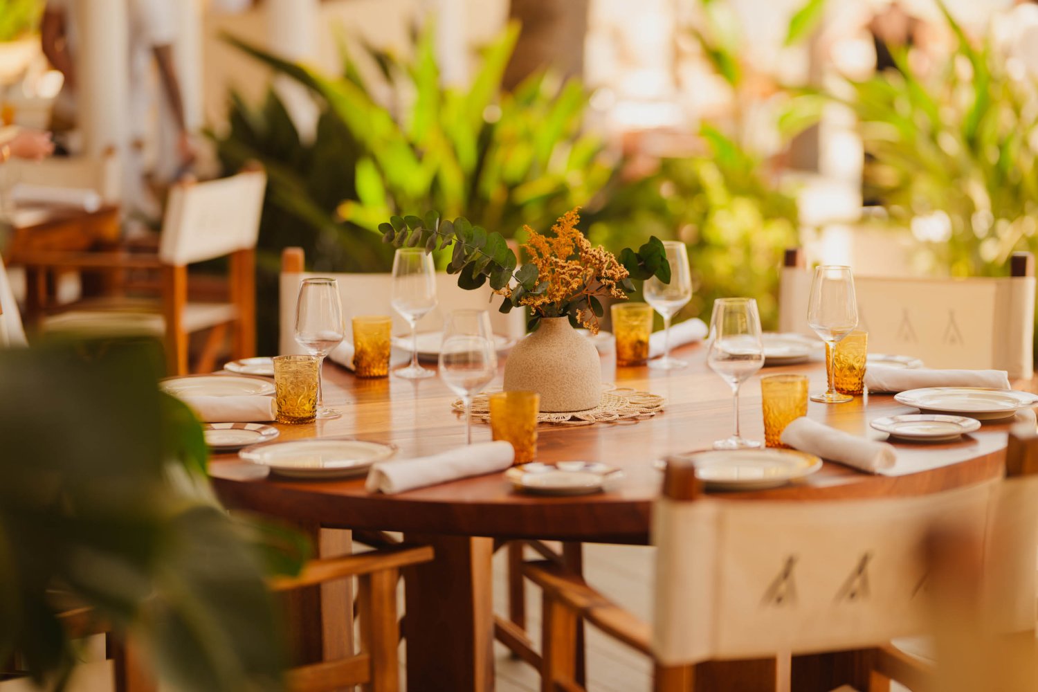 Nikki Beach Marbella - Restaurant dining table