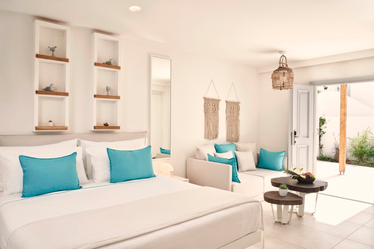 Signature Room with Private Pool: double bed and sofa area